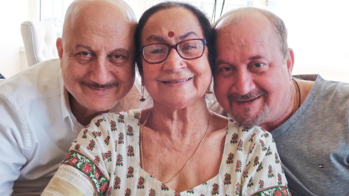 ‘मां के पल्लू’ को लेकर Anupam Kher ने सुनाई ऐसी कहानी, सुनकर फैंस हुए इमोशल… देखें video