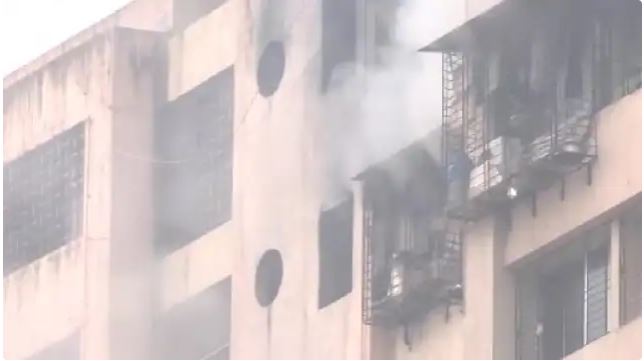 मुंबई में 20 मंजिला इमारत में लगी भीषण आग, 7 लोगों की दर्दनाक मौत, 19 घायल