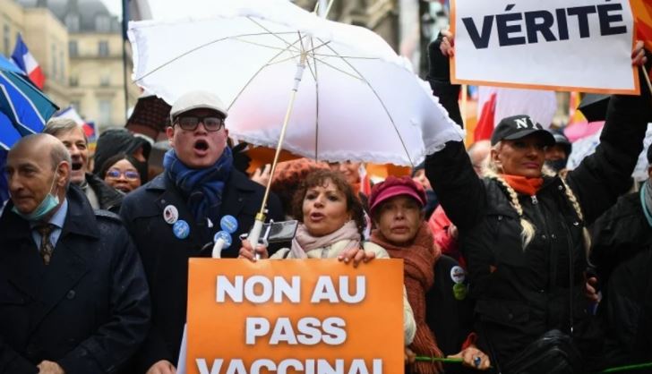 France: फ्रांस में आए नये ‘वायरस कानून’, का हो रहा है विरोध, पब्लिक प्लेस पर नहीं जा सकेंगे अनवैक्सीनेटिड लोग