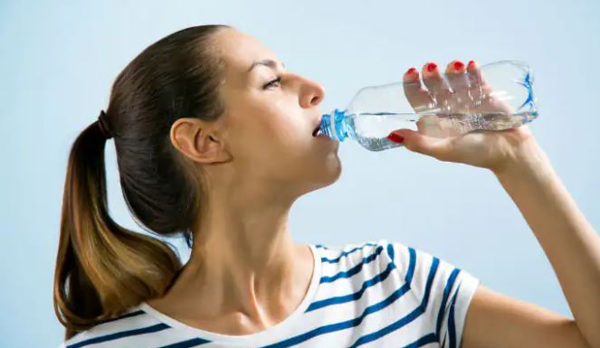  Drinking Water : ये है पानी पीने का सही तरीका, जानिए कब और कैसे पिएं पानी