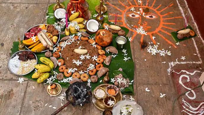 Pongal festival 2022: पोंगल पर पुराने सामान को जला कर नए सामान घर में लाने की है परम्परा