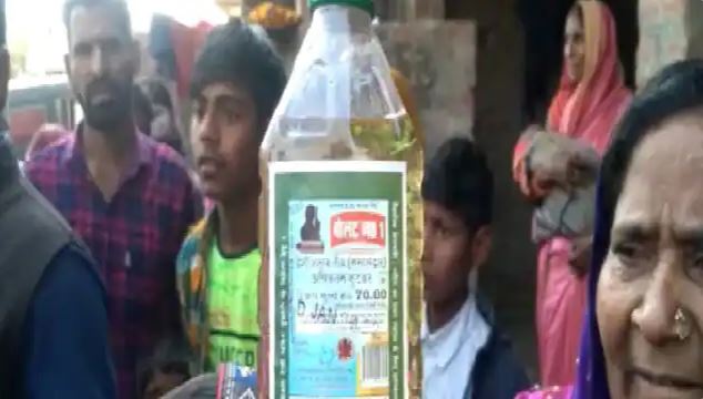 आजमगढ़ जहरीली शराब कांड में सामने आया सपा नेता का कनेक्शन, बहन का नाती रंगेश गिरफ्तार