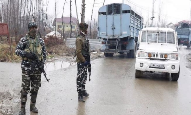 Jammu and Kashmir: शोपियां मुठभेड़ में दो जवान शहीद, एक आतंकी मारा गया