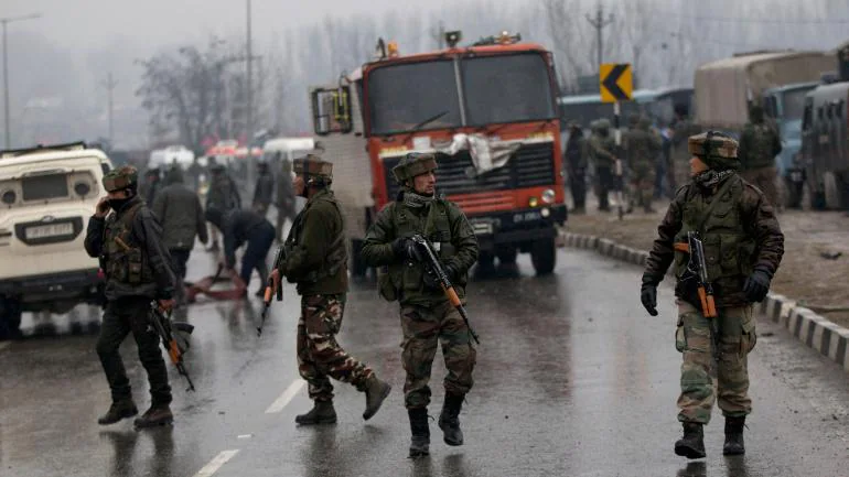 Breaking News -श्रीनगर के लाल चौक पर बड़ा आतंकी हमला, 10 लोग घायल