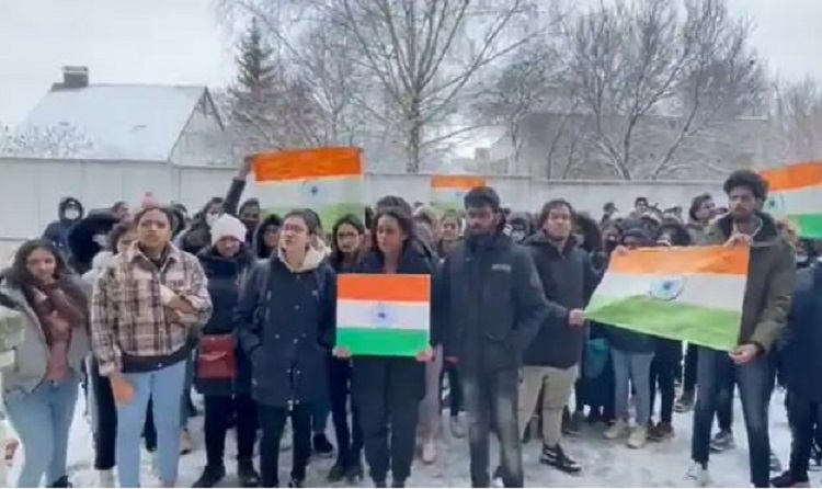 Russia-Ukraine War: सूमी में फंसे भारतीय छात्र बोले-ये हमारा आखिरी वीडियो है, कुछ हुआ तो सरकार जिम्मेदार