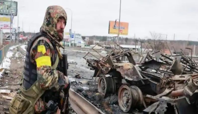 Russia-Ukraine War: युद्ध के बीच यूक्रेन का बड़ा दावा, कहा-रूस के 13500 सैनिक मार गिराए