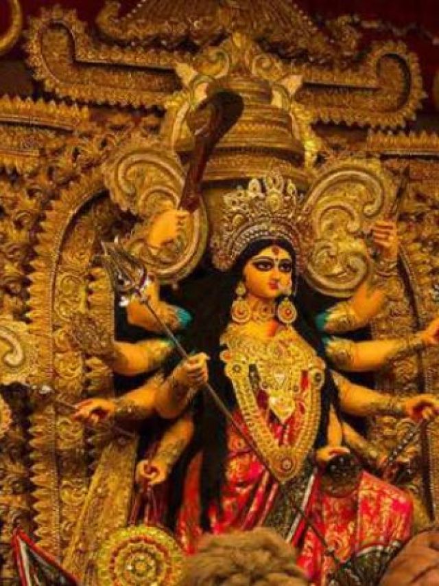 नवरात्री में 9 रूपों में पूजी जाती है माता रानी