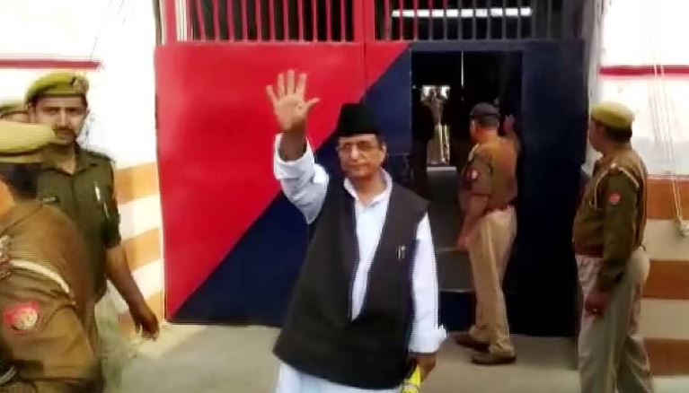 सीबीआई कोर्ट में पेशी के बाद लखनऊ से वापस सीतापुर जेल लौटे आजम खान