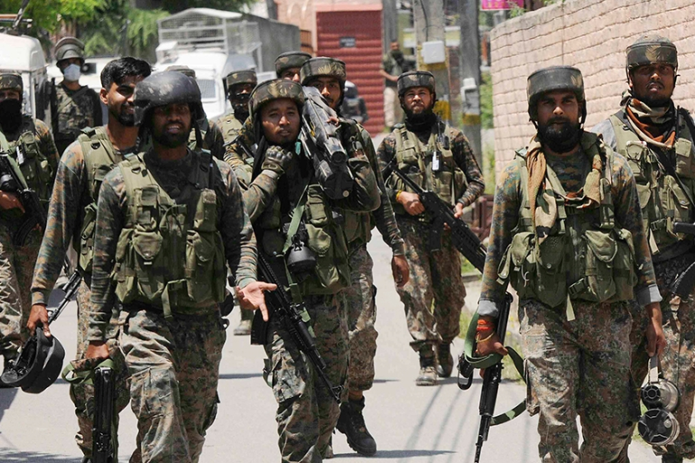 Jammu and Kashmir : कुलगाम में सुरक्षाबलों को बड़ी सफलता, पाकिस्तानी आतंकी हैदर को किया ढेर