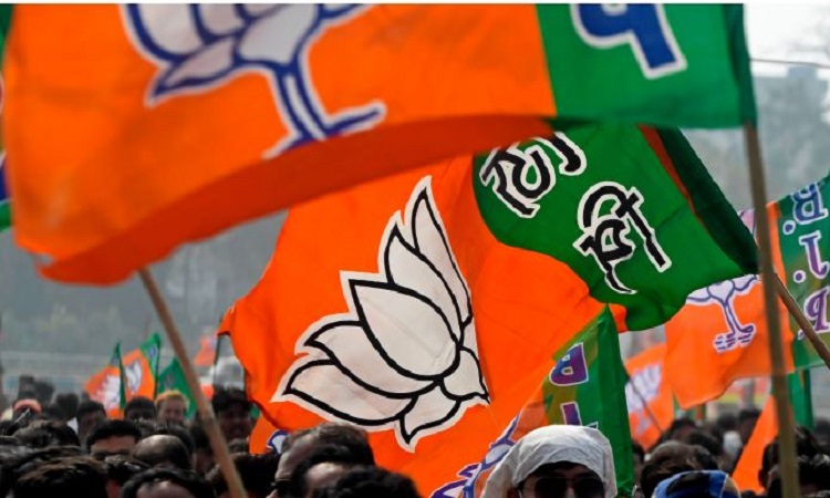यूपी BJP में ‘एक व्यक्ति एक पद’ वाले फॉर्मूले की कवायद तेज, योगी सरकार के मंत्री छोड़ेंगे संगठन का पद