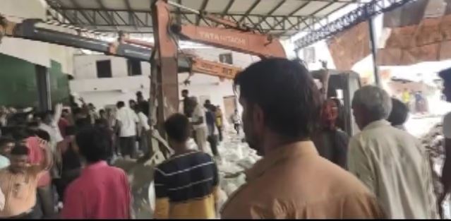 Gujarat News: नमक फैक्टरी की दीवार गिरने से चपेट में आए 12 श्रमिकों की मौत, पीएम मोदी ने जताया दुख