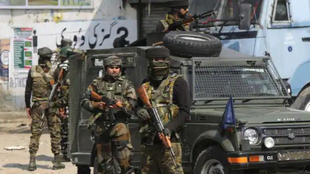 Jammu and Kashmir: 24 घंटे में दो हत्याओं से दहशत, आतंकी हमले में जख्मी SPO की मौत