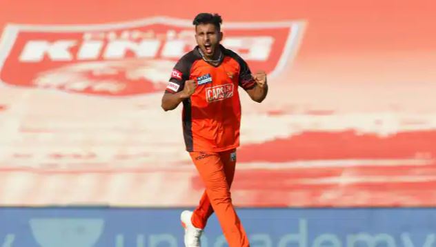 IPL 2022: भारत के पूर्व क्रिकेटर ने बताया उमरान मलिक की तेज तर्रार गेंदबाजी से निपटने का आसान तरीका