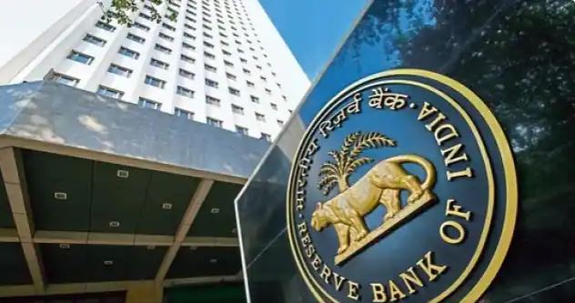 RBI वित्तीय वर्ष 2025 में सरकार को दे सकता है 1000 अरब रुपये, यूबीआई की रिपोर्ट में दावा