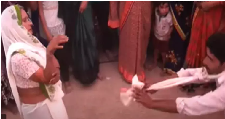 65 साल की दादी ने किया ‘नागिन’ डांस, वीडियो हो रहा वायरल  