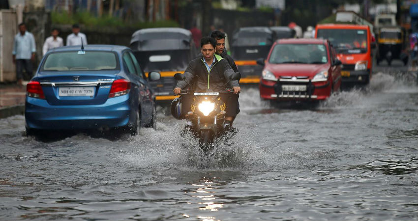 UP Weather: राजधानी लखनऊ में आज होगी भारी बारिश, मौसम विभाग ने इन जिलों में जारी किया ऐलो अलर्ट
