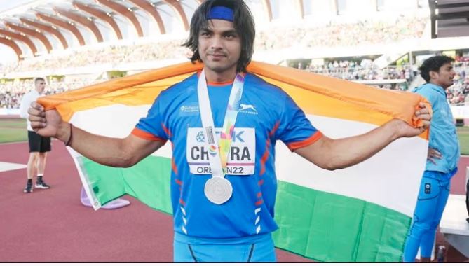 World Athletics Championships : नीरज चोपड़ा ने रजत जीत रचा इतिहास, टूर्नामेंट में यह पदक जीतने वाले बने पहले भारतीय