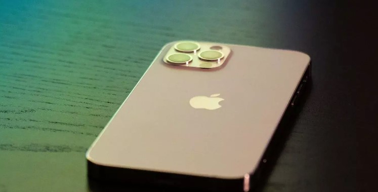 सोने से सजा होगा iPhone 14, जानिए कितनी होगा खर्च  