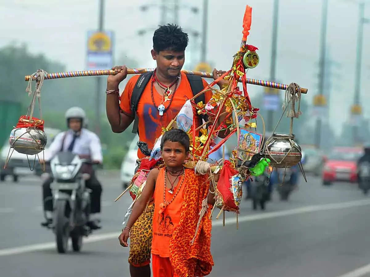 कांवड़ यात्रा के कुशल आवागमन हेतु सीएम योगी ने किया हवाई निरीक्षण, दिया ये सख्त निर्देश