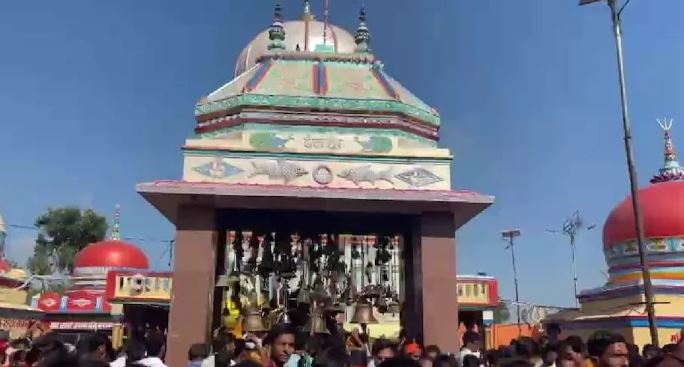 Bihar :सावन के पहले सोमवार पर सिवान के ऐतिहासिक महेंद्रनाथ मंदिर में मची भगदड़ , 2 महिलाओं की मौत