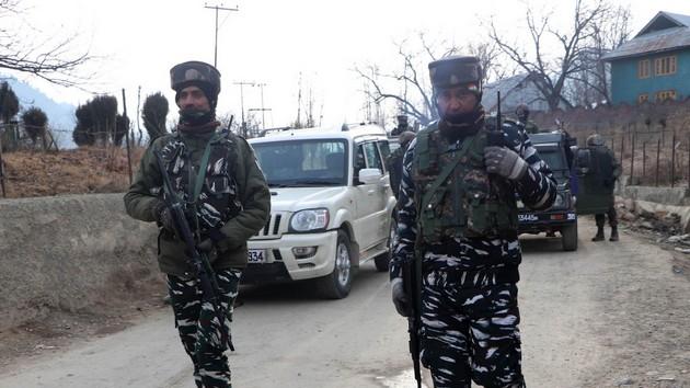 Jammu-Kashmir : बारामूला मुठभेड़ में सुरक्षा बलों ने लश्कर-ए-तैयबा के आतंकी को किया ढेर