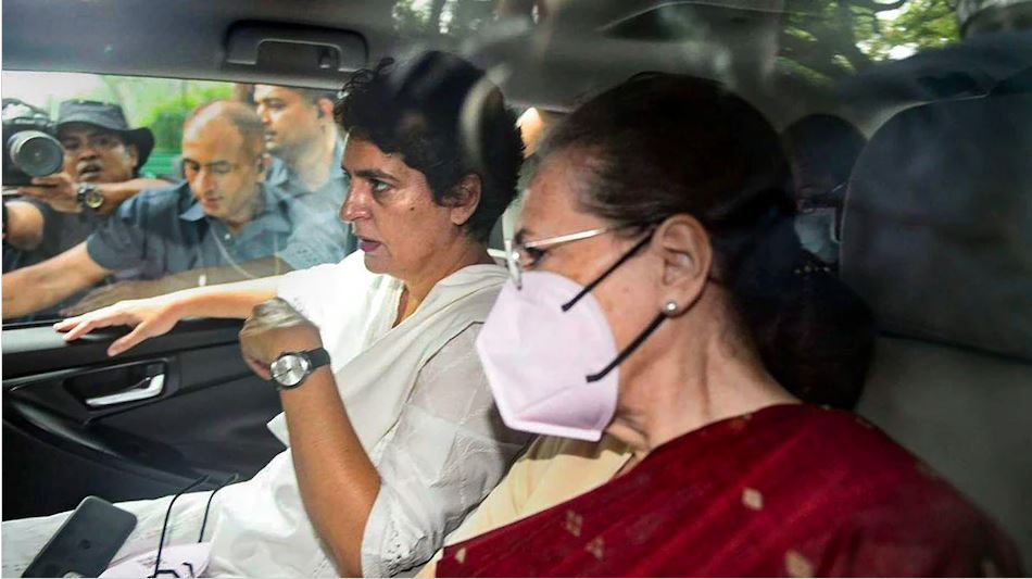 National Herald Case : ईडी दफ्तर पहुंचीं सोनिया गांधी, संसद से सड़क तक कांग्रेस का सत्याग्रह