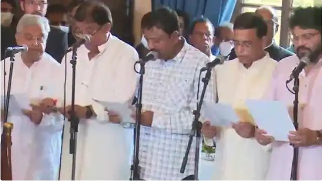ममता कैबिनेट में बड़ा फेरबदल : बाबुल सुुप्रियो समेत 9 नेताओं ने ली मंत्री पद की शपथ