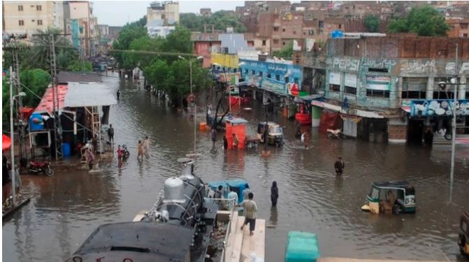Pakistan Flood : बारिश और बाढ़ से पाकिस्तान तबाह, शहबाज शरीफ को अब विदेशी मदद की आस