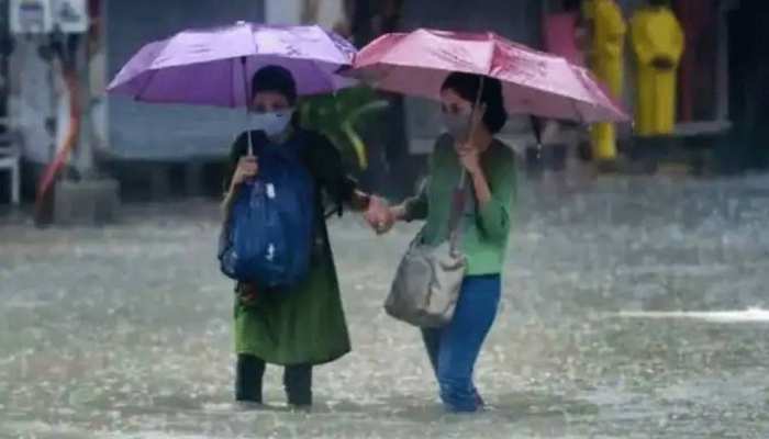 UP Weather Alert : यूपी के 30 जिलों में आज बारिश होने के आसार हैं ,जबकि आठ जिलों में भारी बारिश का अलर्ट