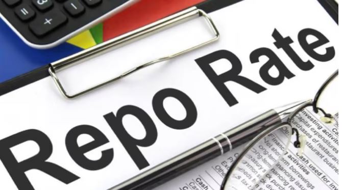 RBI Repo Rate: आरबीआई ने रेपो रेट में की बढ़ोत्तरी, घर, कार और पर्सनल लोन होंगे अब महंगे
