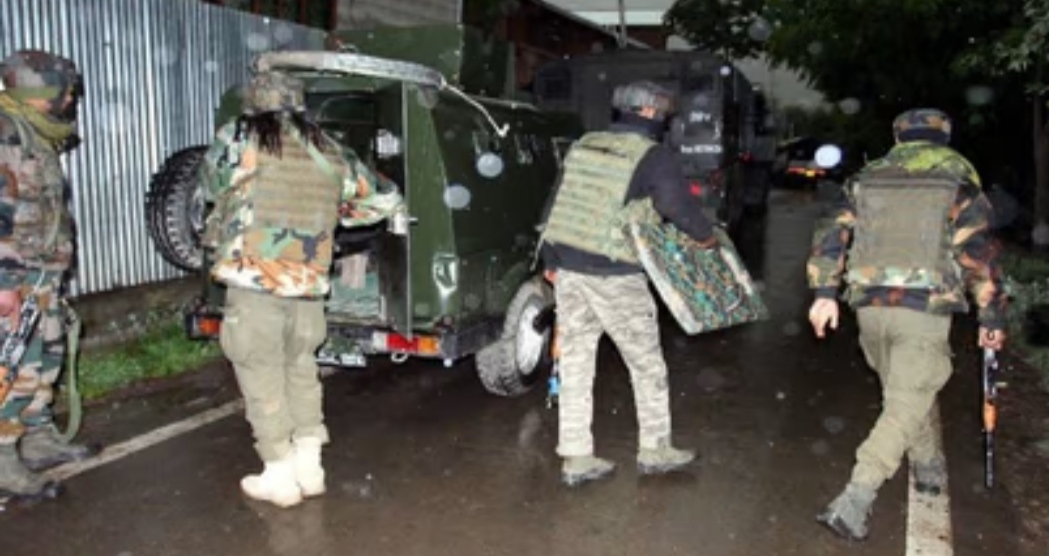 Jammu and Kashmir: लश्कर-ए-ताइबा के दो आतंकी गिरफ्तार, हथियार भी बरामद