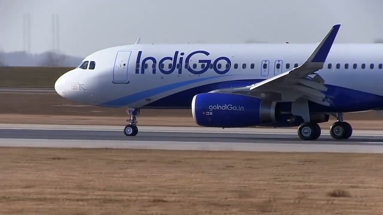 कोलकाता एयरपोर्ट पर बड़ा टला हादसा, इंडिगो विमान का पंख इस एयरलाइंस से टकराया, DGCA का सख्त एक्शन