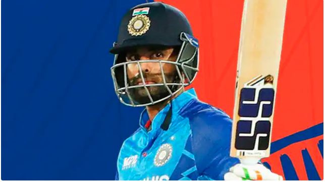 ICC T20 Rankings : सूर्यकुमार यादव ने बाबर आजम को पीछे छोड़ अपनी बादशाहत कायम की
