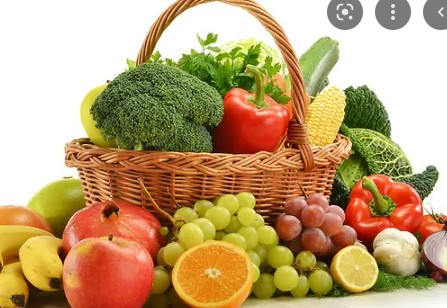 ये फल और सब्जियां में पाया जाता है एंटी-एजिंग गुण, इसके सेवन से होता है बेहद लाभ