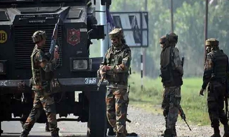 Jammu-Kashmir News: अनंतनाग में सुरक्षाबलों ने मुठभेड़ में दो आतंकियों को किया ढेर