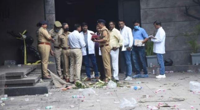 Lucknow Hotel Levana fire: 14 दिनों की न्यायिक हिरासत में भेजे गए होटल मालिक, जल्द ढहाया जा सकता है लेवाना