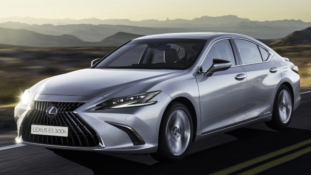 2022 Lexus ES 300h कार भारत में लॉन्च, कीमत इतने लाख रुपये