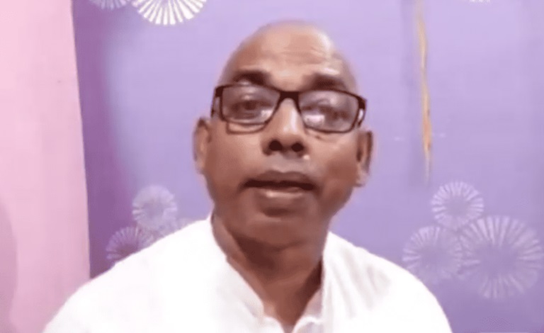 Video-BJP MLA ने देवी-देवताओं पर की विवादित टिप्पणी, बोले-मुसलमान लक्ष्मी की पूजा नहीं करते, तो क्या वे अमीर नहीं होते…