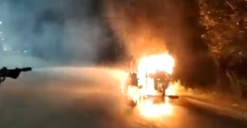 कानपुर में चलती ऑटो बना आग का गोला, वीडियो देख कांप जाएगा रूह