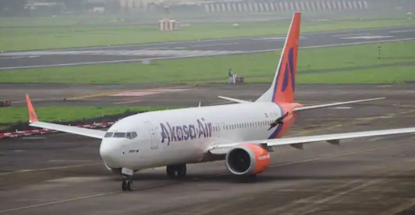 Akasa Air News: उड़ान भरते ही अकासा एयर के केबिन से आने लगी जलने की गंध, मुंबई वापस लौटा विमान