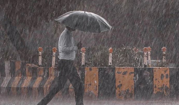Weather Update: राजधानी समेत कई जिलों में बारिश की संभावना, मौसम विभाग ने जारी किया अलर्ट