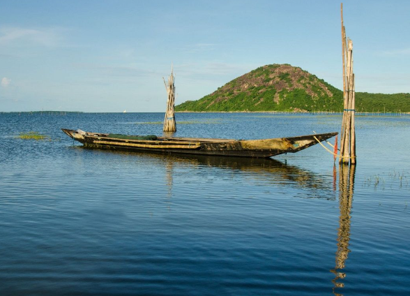 Chilika Lake : सैलानियों को लुभाती है ये झील,सूर्योदय और सूर्यास्त का दृष्य मंत्रमुग्ध करने वाला होता है