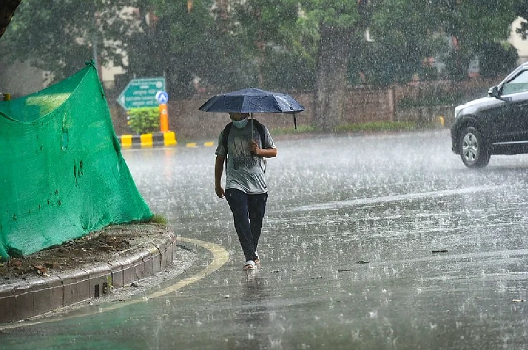 Weather Update Today :  यूपी-दिल्ली समेत कई राज्यों में आंधी-तूफान और बारिश का अलर्ट