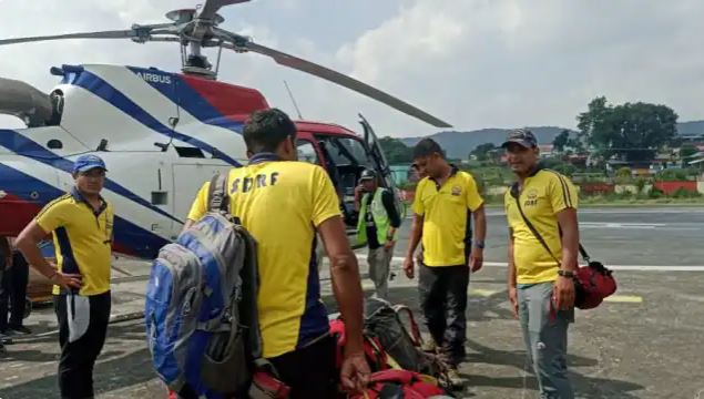 Uttarakhand News: हिमस्खलन में फंसे 28 पर्वतारोही, एसडीआरएफ की टीम से शुरू किया रेस्क्यू