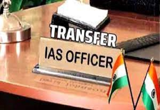 IAS Transfer : योगी सरकार ने फिर किया दो आईएएस का तबादला, उदय भान त्रिपाठी बने विशेष सचिव नगर विकास