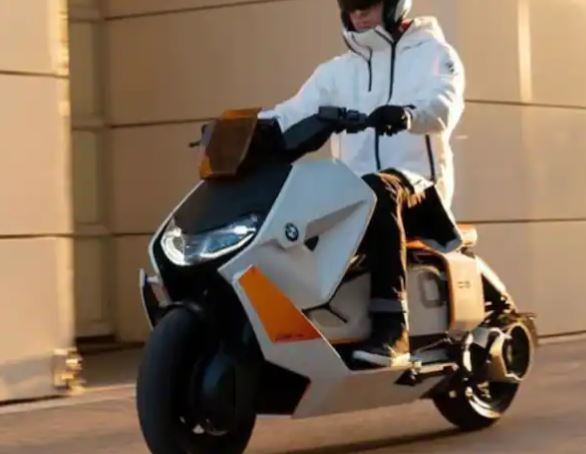 BMW Electric Scooter : BMW इलेक्ट्रिक स्कूटर काफी फ्यूचरिस्टिक है, लॉन्च से पहले सामने आया टीजर