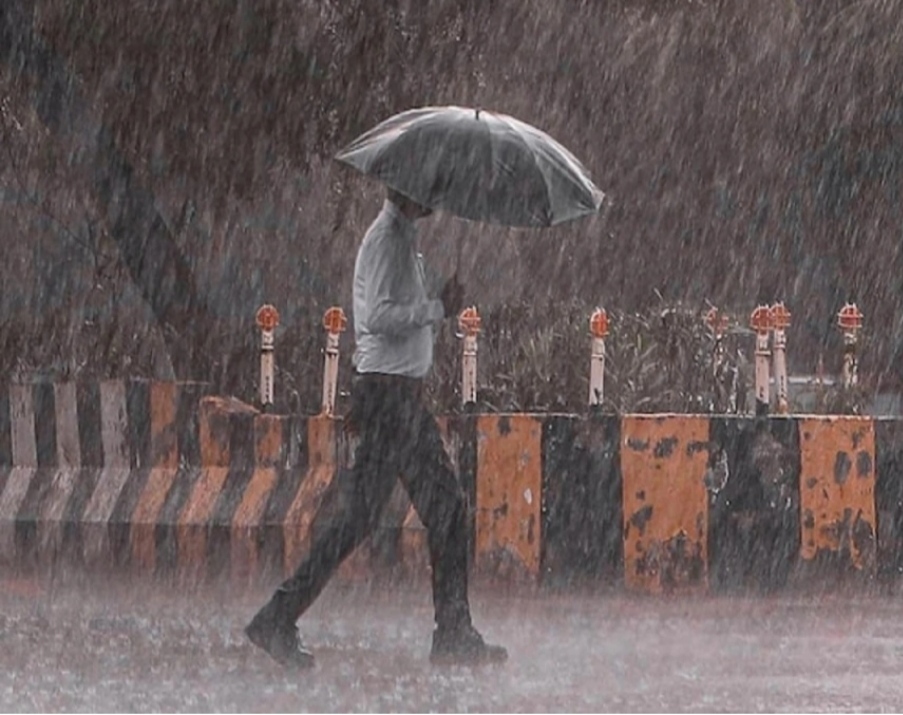 राजधानी लखनऊ समेत इन जिलों में होगी भीषड़ बारिश, मौसम विभाग ने जारी कि चेतावनी