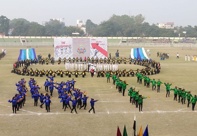 स्प्रिंग डेल कालेज का वार्षिक उत्सव मना, बच्चों ने बनाया खूबसूरत पिरामिड