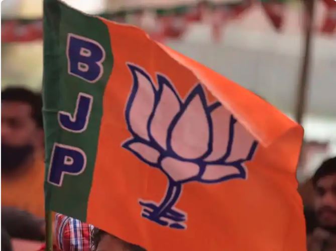 UP MLC Election 2023 : यूपी में MLC के नामों को लेकर हलचल तेज, रेस में आगे चल रहे हैं ये नाम