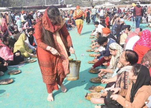 Dream Secret : सपने में लंगर में भोजन कर रहे हो तो इसका ये अर्थ है, जानिए सपनों के गूढ़ रहस्य